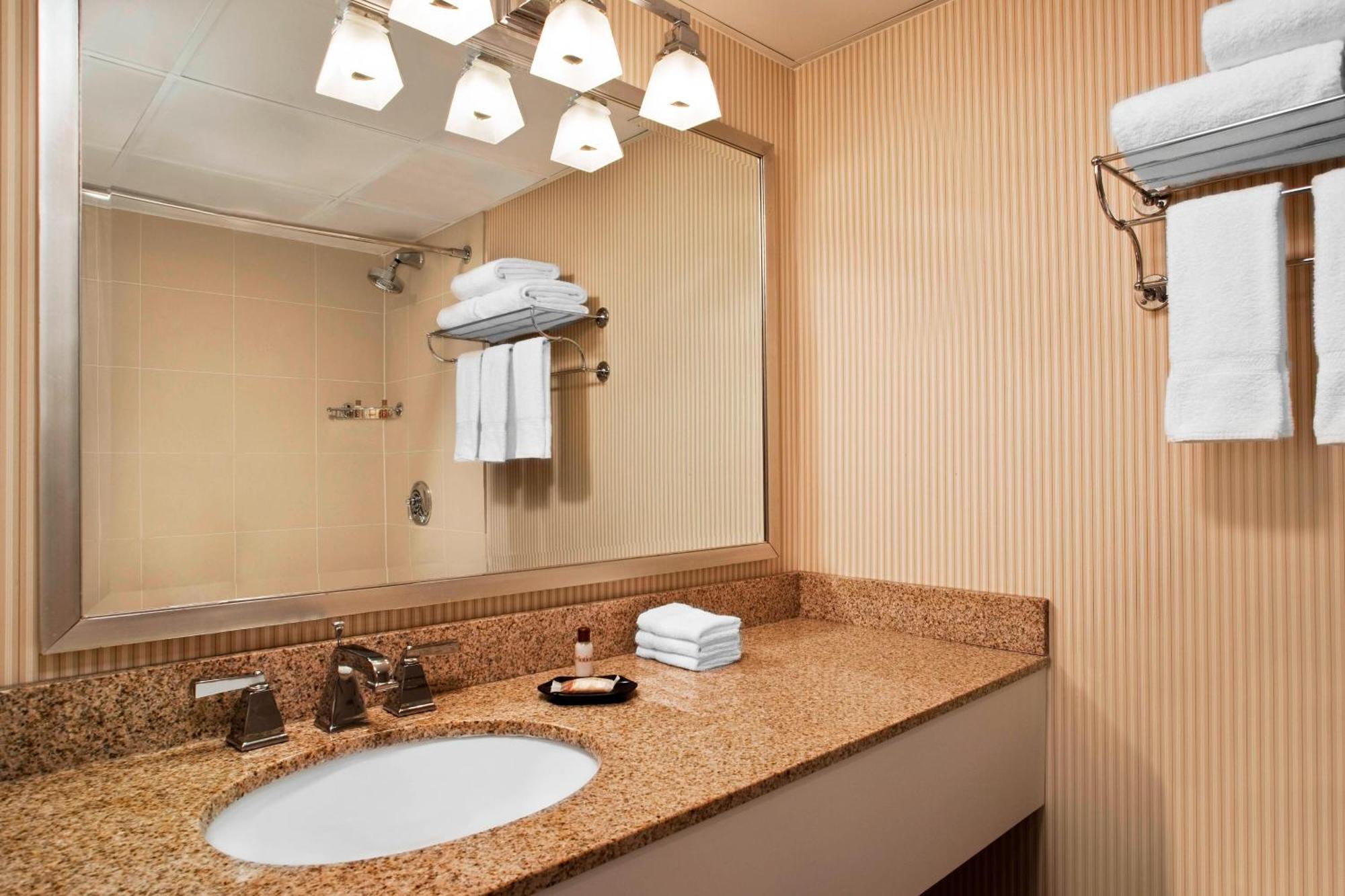 Sheraton Framingham Hotel & Conference Center Ngoại thất bức ảnh